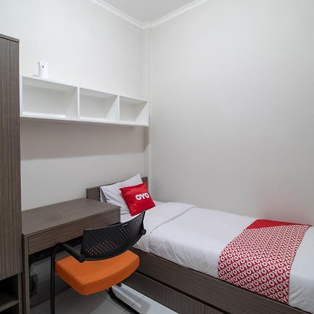 Oyo 3253 Sofia Residence Telukjambe المظهر الخارجي الصورة