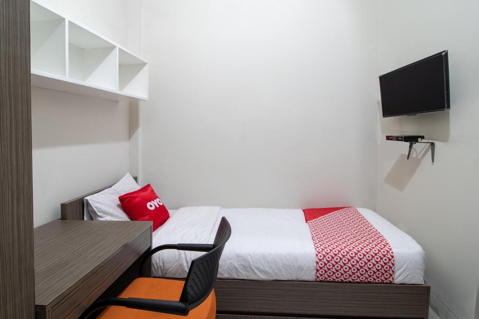 Oyo 3253 Sofia Residence Telukjambe المظهر الخارجي الصورة