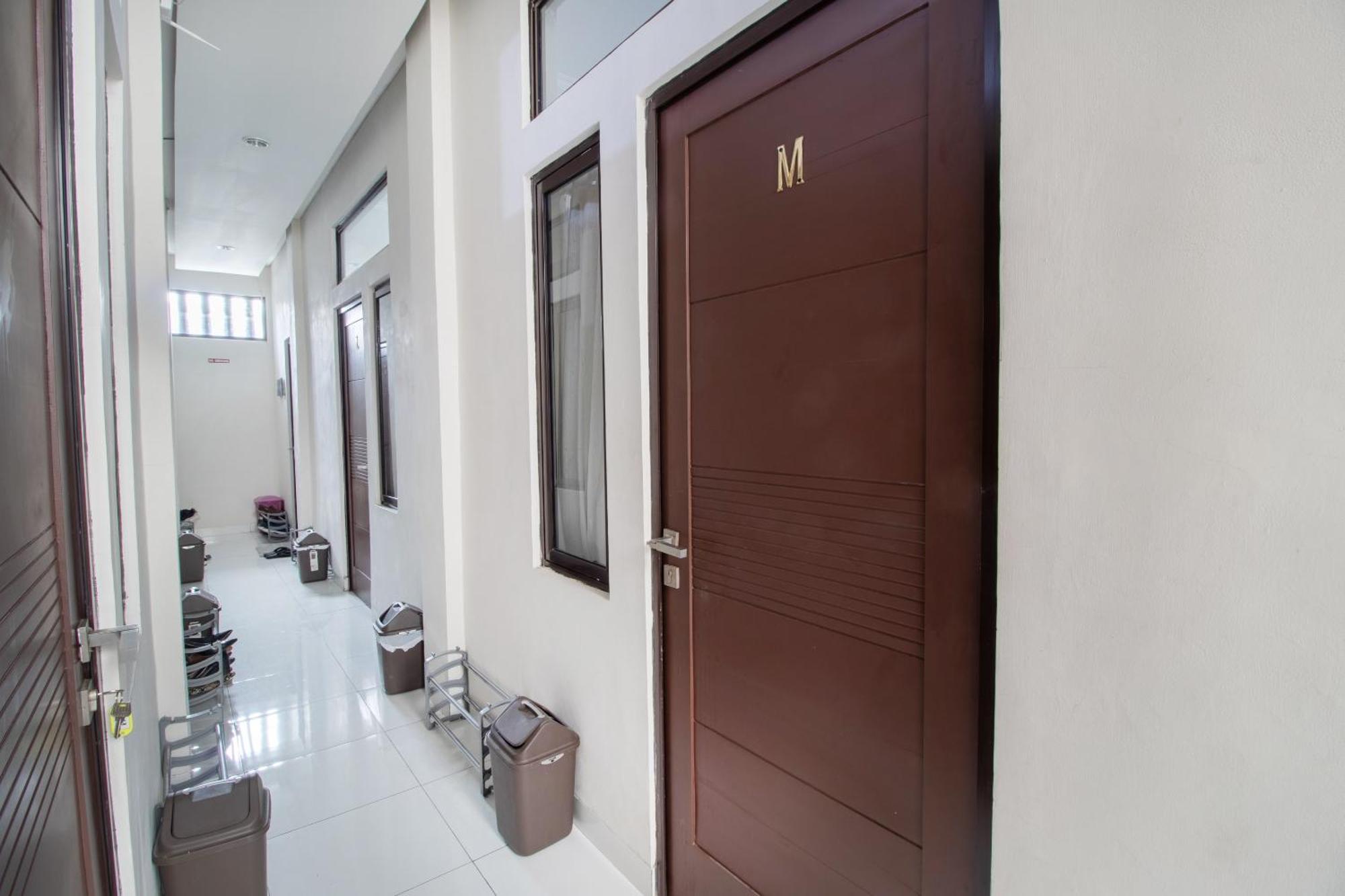 Oyo 3253 Sofia Residence Telukjambe المظهر الخارجي الصورة