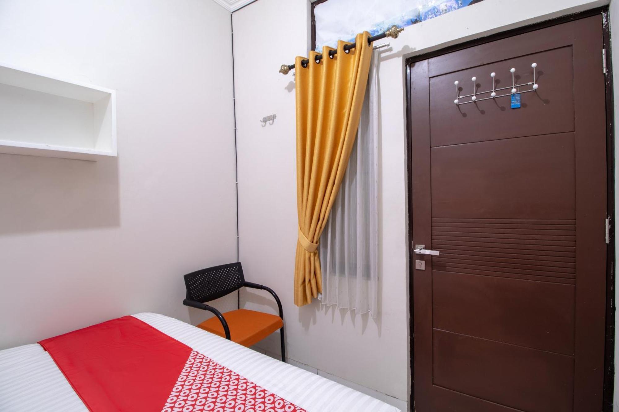 Oyo 3253 Sofia Residence Telukjambe المظهر الخارجي الصورة