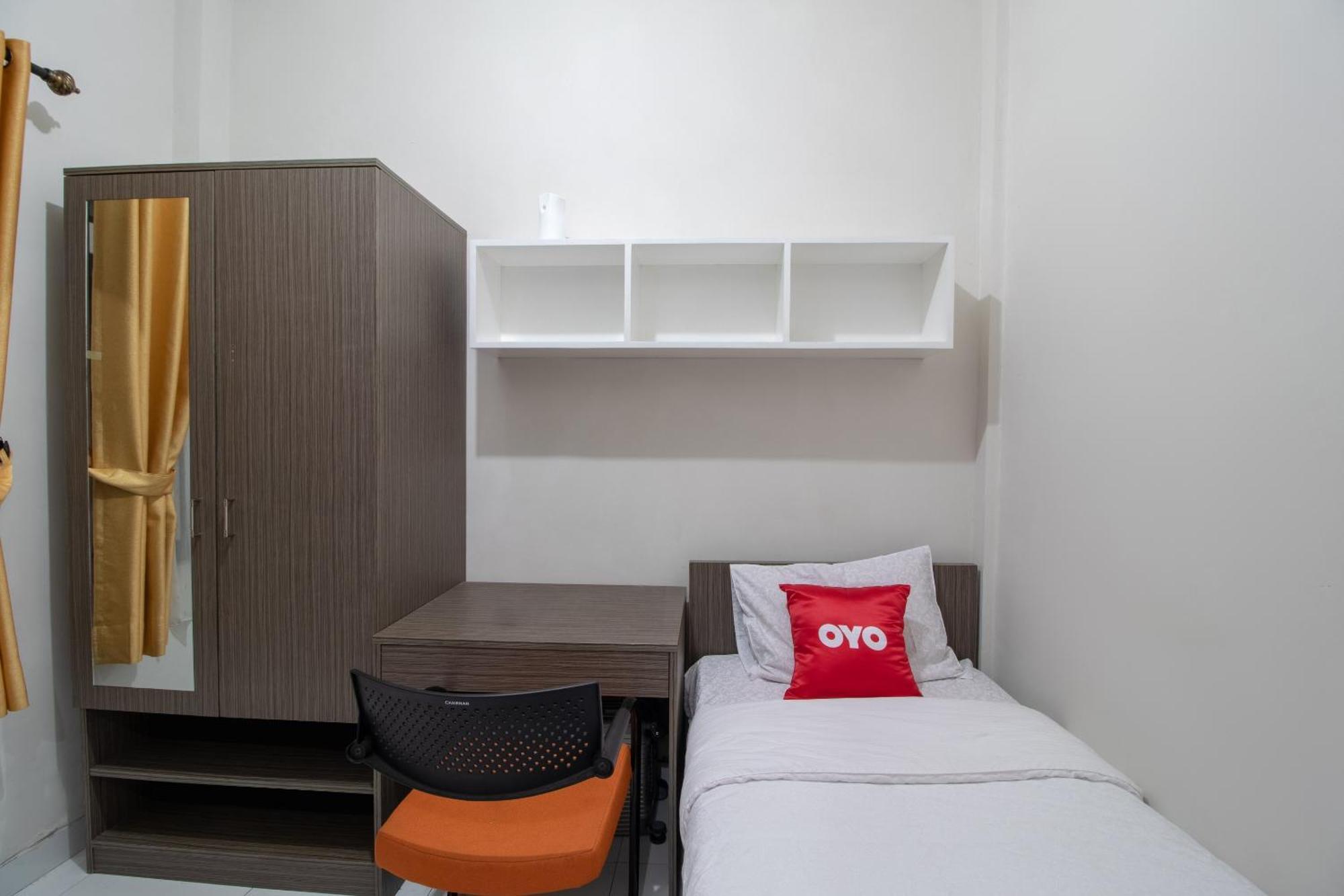 Oyo 3253 Sofia Residence Telukjambe المظهر الخارجي الصورة